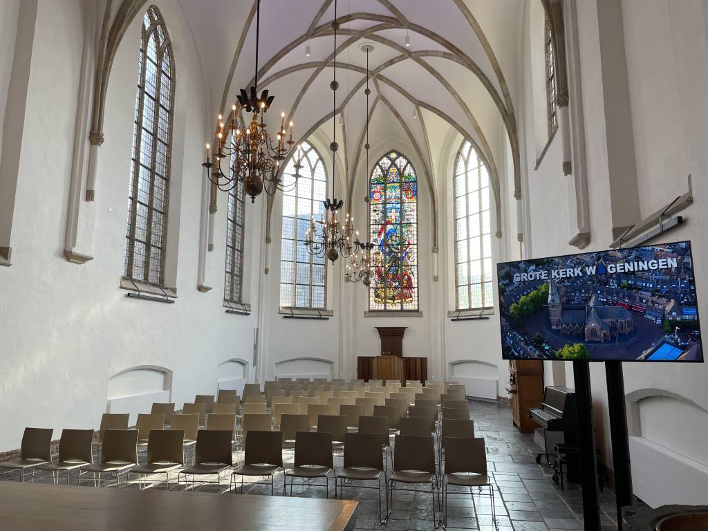 Interieur van de Grote Kerk in Wageningen