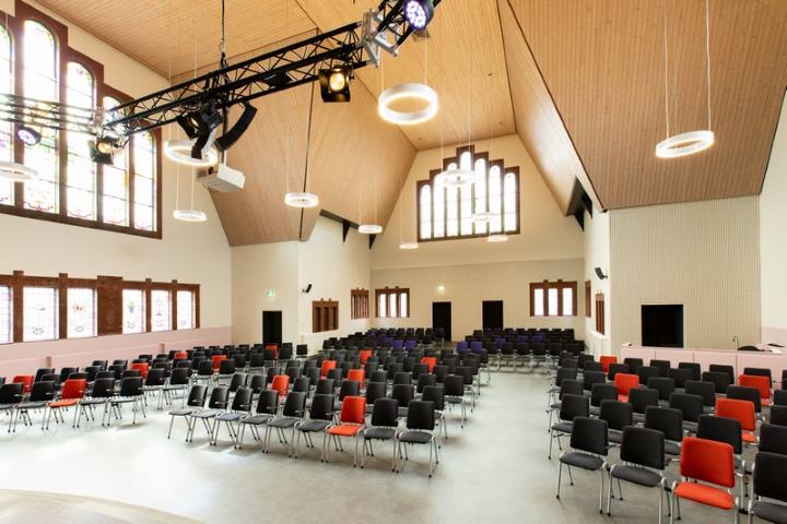 Zuiderkerk Drachten - De Jong Kantoormeubilair 1