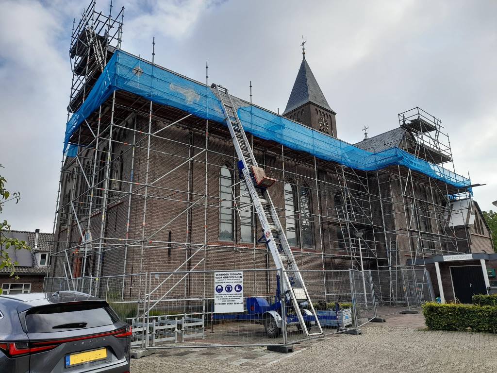 Sint Hubertuskerk in Huisseling