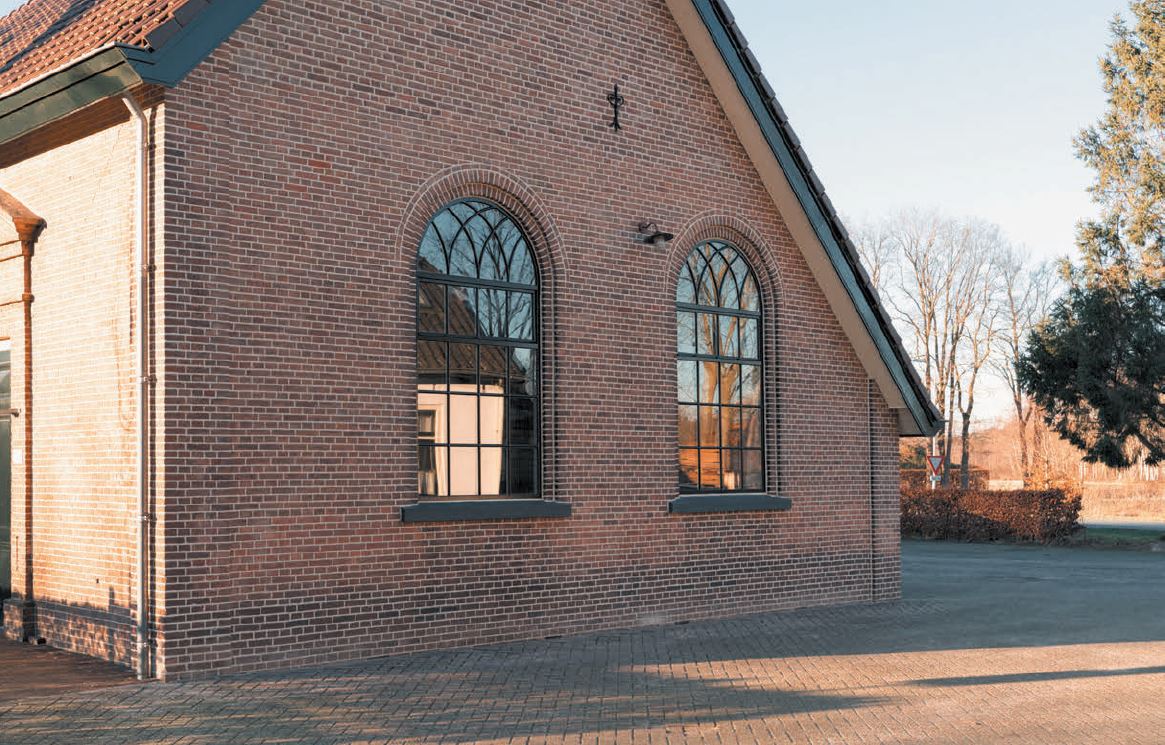 Van Dijk Metaaldesign geïsoleerde oude ramen.