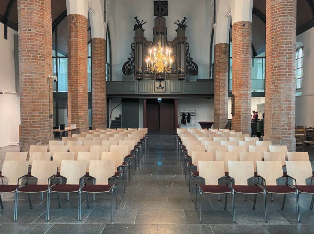 Piet Hoekman, nieuwe tafels en stoelen