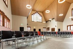 Time-out stoel van De Jong Kantoormeubilair in de Zuiderkerk in Drachten