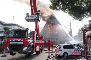 Brand in de Regenboogkerk in Epe