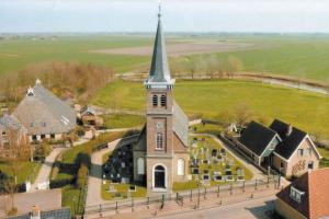 De grootste hotelkamer in Nederland in de dorpskerk in Schettens.